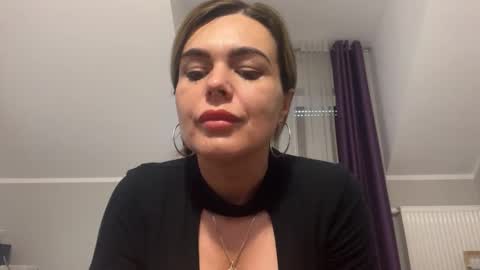 Snapshot of jenny_play1 chatting on February 12, 11:29 am Jenny online show from February 12, 11:29 am