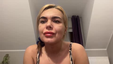 Snapshot of jenny_play1 chatting on January 22, 8:40 am Jenny online show from January 22, 8:40 am