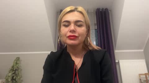 Snapshot of jenny_play1 chatting on January 3, 8:43 am Jenny online show from January 3, 8:43 am