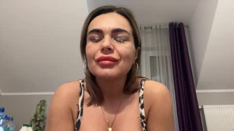 Snapshot of jenny_play1 chatting on February 6, 9:00 am Jenny online show from February 6, 9:00 am