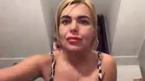 Snapshot of jenny_play1 chatting on January 16, 12:42 pm Jenny online show from January 16, 12:42 pm