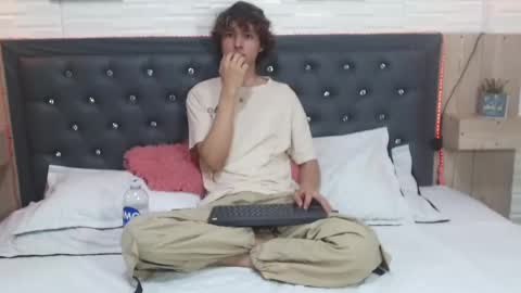 jermi_johnson online show from September 20, 1:58 pm