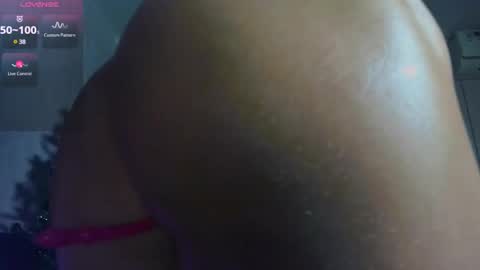 Snapshot of jerrybomb_ chatting on March 4, 9:43 pm Jerrybomb online show from March 4, 9:43 pm
