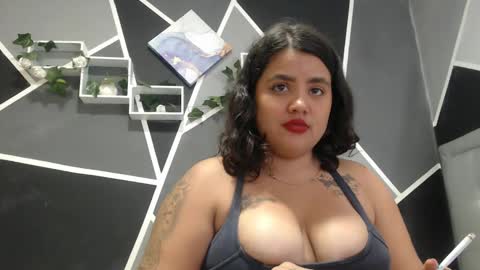 Snapshot of jess_beauty chatting on January 14, 3:32 am jess beauty online show from January 14, 3:32 am