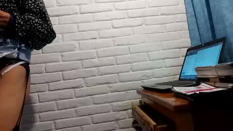 Snapshot of jessicasixnorma chatting on March 11, 4:41 am jessicasixnorma online show from March 11, 4:41 am