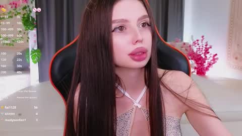 Snapshot of jessie_johns chatting on February 24, 7:19 pm jessie_johns online show from February 24, 7:19 pm