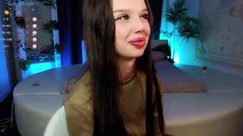 Snapshot of jessie_johns chatting on December 9, 6:57 pm jessie_johns online show from December 9, 6:57 pm