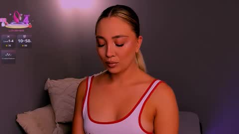 jessiellle online show from September 14, 3:02 pm
