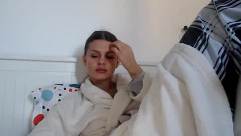 Snapshot of jessiexryan chatting on December 17, 11:17 am jessieryan online show from December 17, 11:17 am