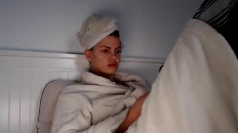 Snapshot of jessiexryan chatting on February 21, 5:13 am jessieryan online show from February 21, 5:13 am