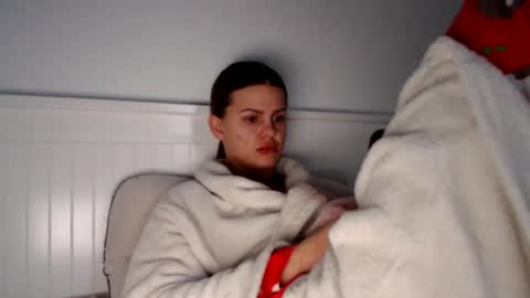 Snapshot of jessiexryan chatting on February 14, 5:51 am jessieryan online show from February 14, 5:51 am