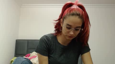 Snapshot of jessilop_ chatting on December 12, 7:08 am Jessi Lop online show from December 12, 7:08 am