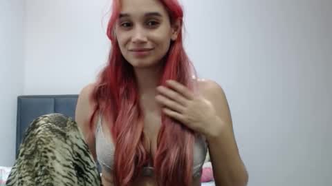 Snapshot of jessilop_ chatting on December 11, 6:47 am Jessi Lop online show from December 11, 6:47 am