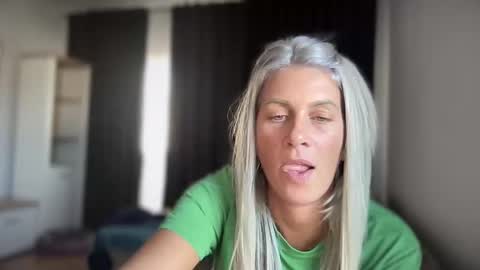 Snapshot of jessye_vega chatting on September 22, 11:47 am Jessye online show from September 22, 11:47 am