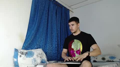 Snapshot of jeycob_happy97 chatting on February 1, 11:10 am Juan David online show from February 1, 11:10 am