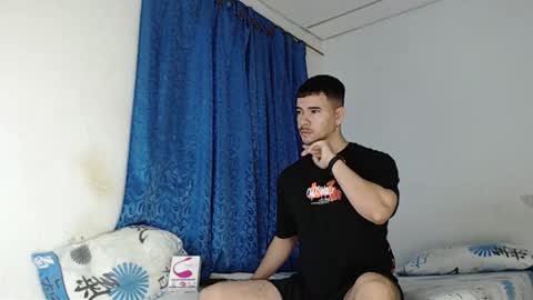 Snapshot of jeycob_happy97 chatting on January 26, 12:01 pm Juan David online show from January 26, 12:01 pm