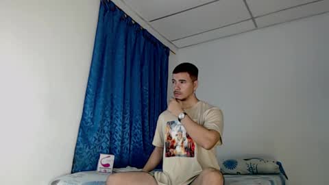 Snapshot of jeycob_happy97 chatting on February 17, 11:13 am Juan David online show from February 17, 11:13 am