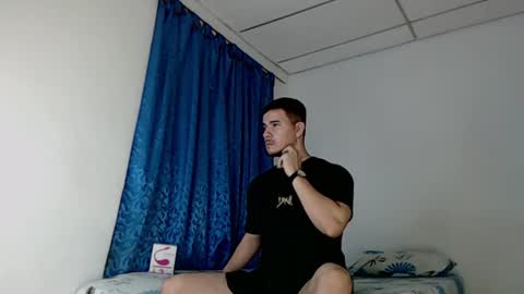 Snapshot of jeycob_happy97 chatting on February 20, 10:59 am Juan David online show from February 20, 10:59 am