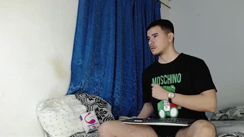 Snapshot of jeycob_happy97 chatting on December 27, 10:34 am Juan David online show from December 27, 10:34 am