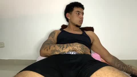 Snapshot of jeyzd25 chatting on January 16, 2:19 am Onlyfans Twitter online show from January 16, 2:19 am