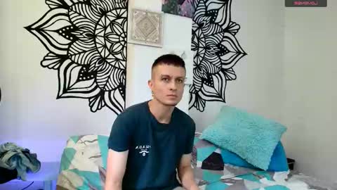 jhonny_6695 online show from September 19, 6:22 pm