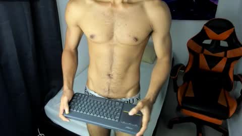 jhosep_hamilton online show from September 12, 7:38 pm