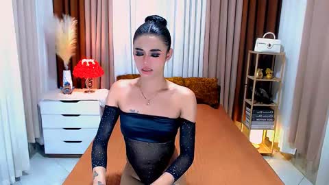 julie online show from February 4, 1:12 am