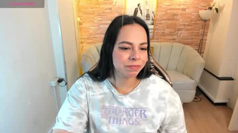 Snapshot of jimena_b chatting on February 18, 2:49 am jimena online show from February 18, 2:49 am