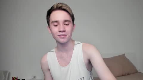 Snapshot of jimyti_bad_boy chatting on February 5, 7:53 pm jimyti_bad_boy online show from February 5, 7:53 pm