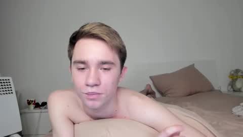 Snapshot of jimyti_bad_boy chatting on February 5, 10:55 pm jimyti_bad_boy online show from February 5, 10:55 pm
