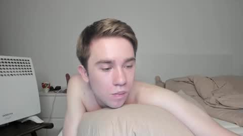 Snapshot of jimyti_bad_boy chatting on February 6, 2:00 am jimyti_bad_boy online show from February 6, 2:00 am