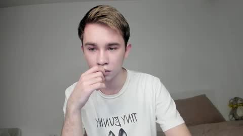 Snapshot of jimyti_bad_boy chatting on February 2, 4:37 am jimyti_bad_boy online show from February 2, 4:37 am