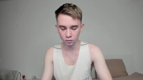 Snapshot of jimyti_bad_boy chatting on February 19, 6:43 pm jimyti_bad_boy online show from February 19, 6:43 pm