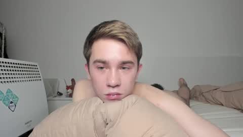 Snapshot of jimyti_bad_boy chatting on February 12, 12:37 am jimyti_bad_boy online show from February 12, 12:37 am