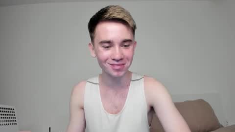 Snapshot of jimyti_bad_boy chatting on February 28, 1:05 am jimyti_bad_boy online show from February 28, 1:05 am