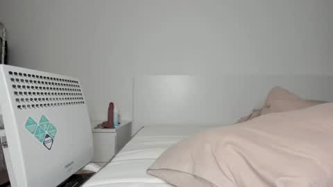Snapshot of jimyti_bad_boy chatting on January 30, 1:22 am jimyti_bad_boy online show from January 30, 1:22 am