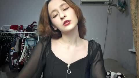 Joannatompson online show from February 18, 1:21 am