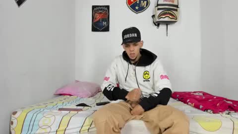 johan_and_antonella online show from December 13, 3:49 am