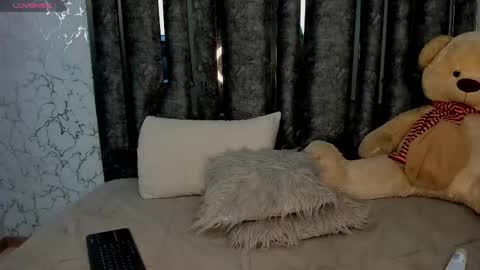 Snapshot of johana_fox_ chatting on February 11, 10:14 am johana fox online show from February 11, 10:14 am