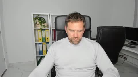 Snapshot of johnnydough82 chatting on December 4, 4:48 am johnnydough82 online show from December 4, 4:48 am