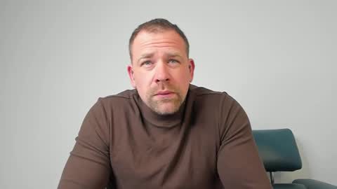 Snapshot of johnnydough82 chatting on March 8, 6:10 am johnnydough82 online show from March 8, 6:10 am