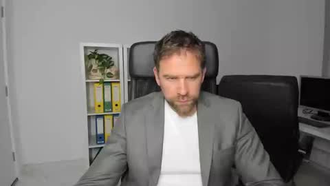 Snapshot of johnnydough82 chatting on December 7, 5:43 am johnnydough82 online show from December 7, 5:43 am
