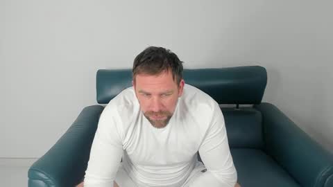 Snapshot of johnnydough82 chatting on February 28, 5:04 am johnnydough82 online show from February 28, 5:04 am