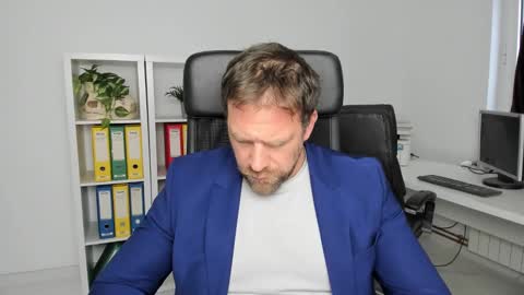 Snapshot of johnnydough82 chatting on December 14, 8:02 am johnnydough82 online show from December 14, 8:02 am