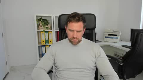 Snapshot of johnnydough82 chatting on December 2, 8:36 am johnnydough82 online show from December 2, 8:36 am