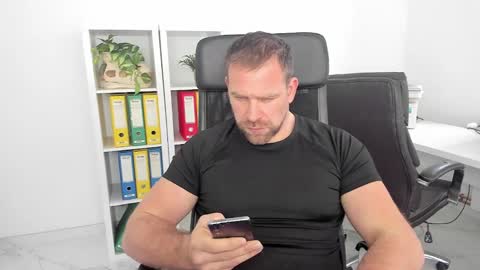 Snapshot of johnnydough82 chatting on January 5, 8:32 am johnnydough82 online show from January 5, 8:32 am