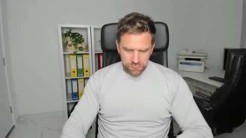Snapshot of johnnydough82 chatting on December 2, 5:30 am johnnydough82 online show from December 2, 5:30 am