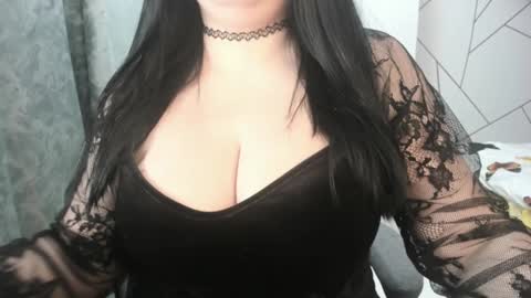 Jolene online show from January 12, 2:30 pm