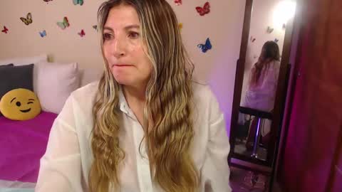 Jolie Mature online show from February 16, 7:38 pm