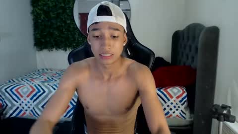 Snapshot of jose_sexycumm chatting on February 16, 9:59 pm jose_sexycumm online show from February 16, 9:59 pm